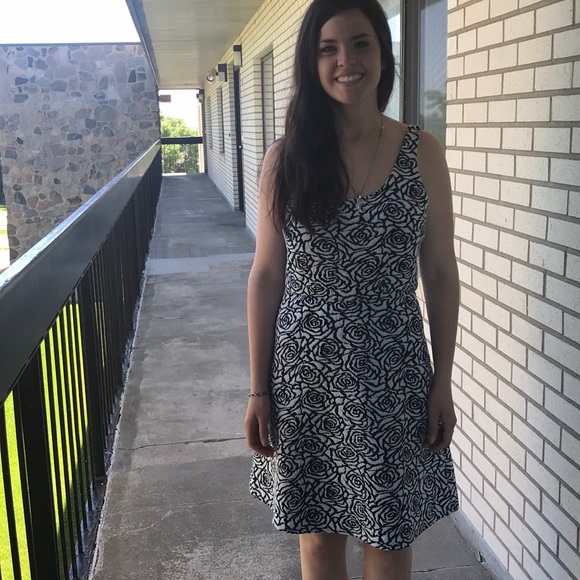 Black and white floral dress - Picture 1 of 3